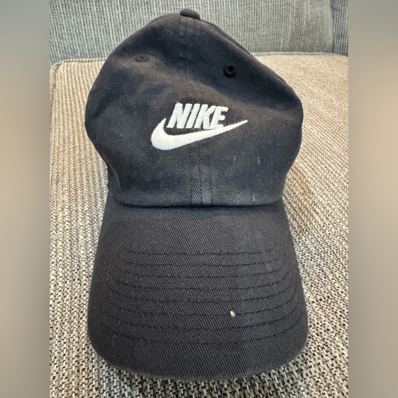 Nike baseball hat - Picture 1 of 3